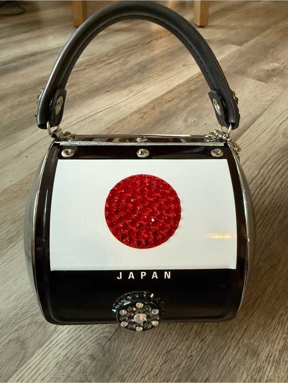 Little Earth RoadFlair Japan Flag License Plate Swarovski Crystal Purse NWOT